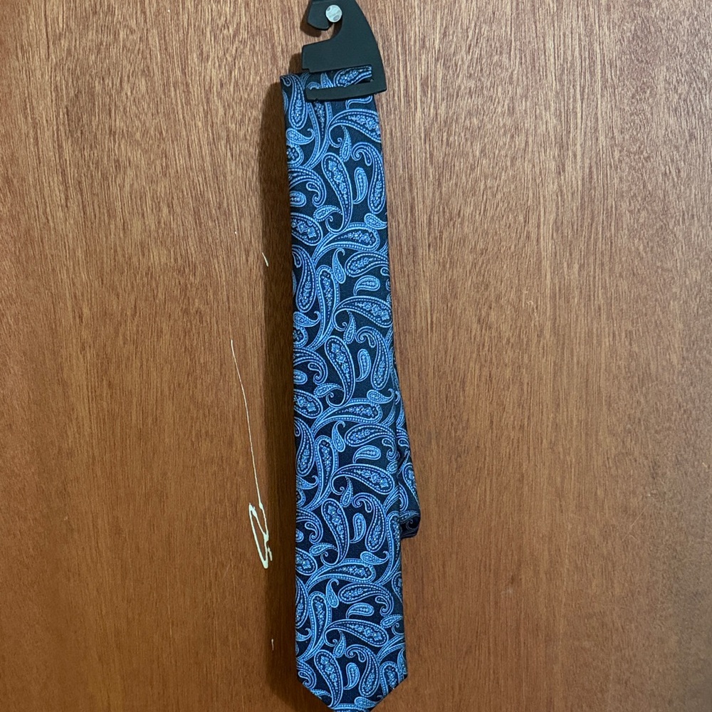 Pronto Uomo Navy and Black Paisley Tie
